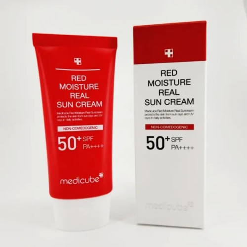 کرم ضد آفتاب مرطوب کننده و تسکین دهنده SPF50 مدی کیوب RED MOISTURE حجم 50میل